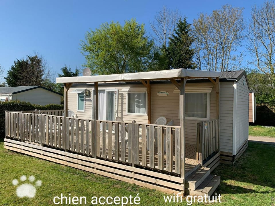 Mer et centre sur camping 5 étoiles wifi gratuit TV 3 chambres piscines chauffées mobil H Campground/ 
RV Resort in Houlgate
