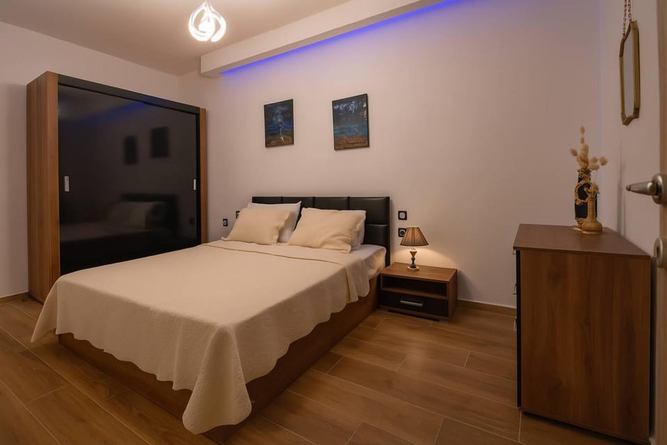 Thessaloniki Luxe Suite, Chrysa's Private Getaway Apartment in Decentralized Administration of Macedonia and Thrace