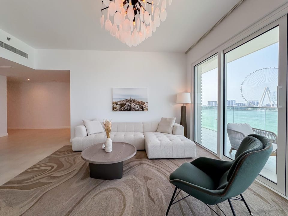 Natural landscape, Living room, Photo of the whole room, Seating area