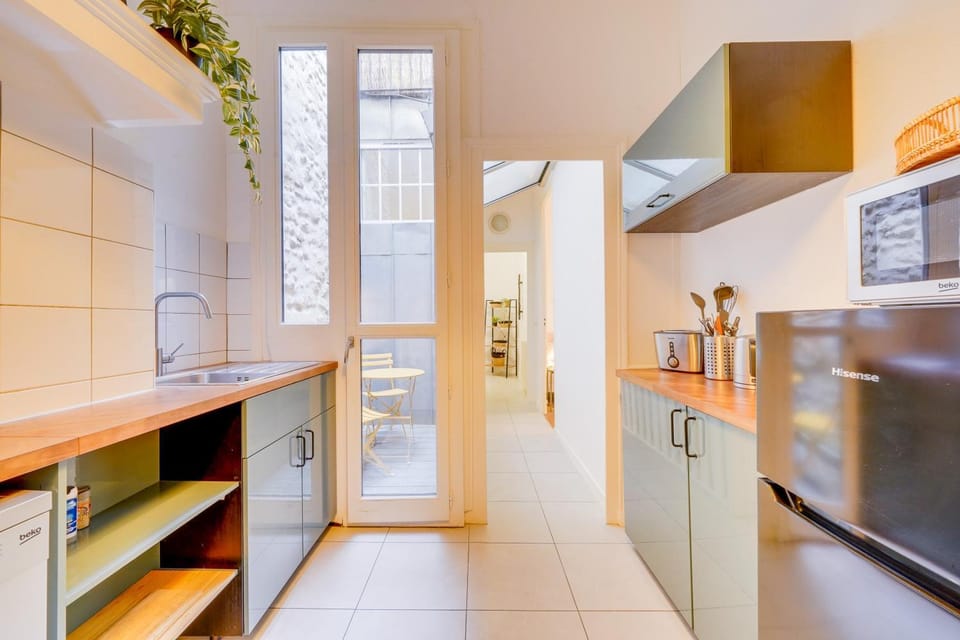 Kitchen or kitchenette