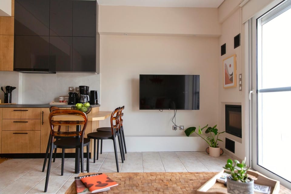 TV and multimedia, Living room, Photo of the whole room, Seating area, flat iron