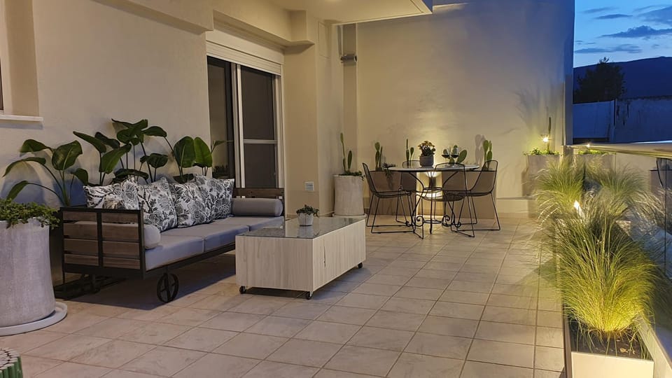 Night, Natural landscape, Summer, Balcony/Terrace, Balcony/Terrace, Photo of the whole room, Dining area, Sea view, Sea view, Location