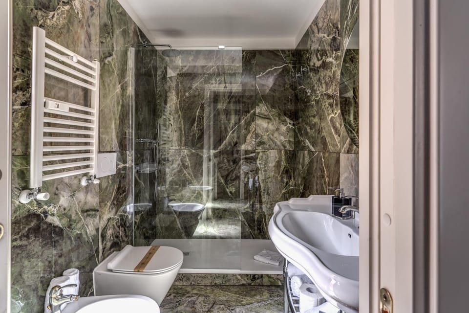 Spanish Step Dream Suites Bed and Breakfast in Rome