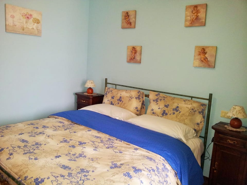 Decorative detail, Bedroom
