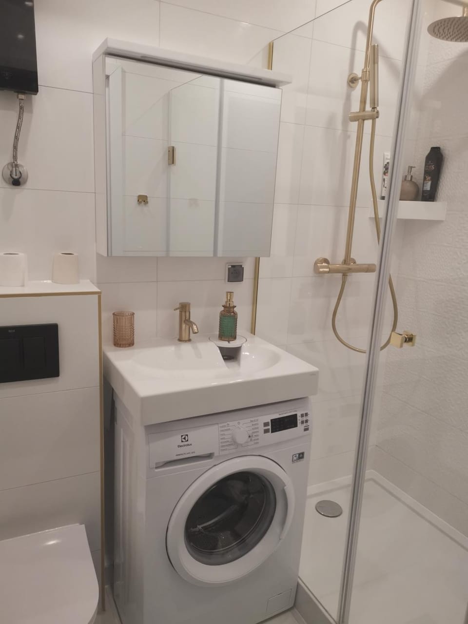 Shower, Bathroom, washing machine