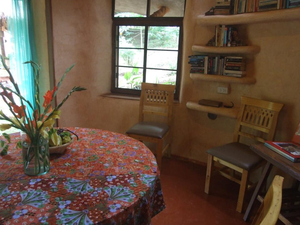 Library, Coffee/tea facilities, Lobby or reception