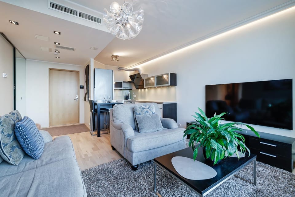 TV and multimedia, Kitchen or kitchenette, Living room, Seating area, Evening entertainment