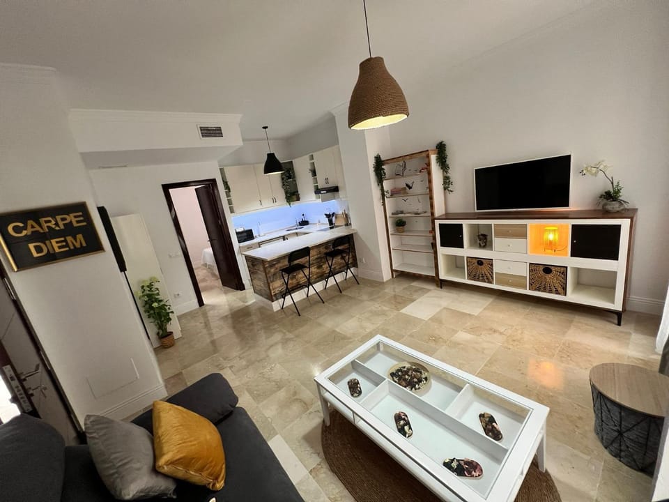 Communal lounge/ TV room, TV and multimedia, Living room