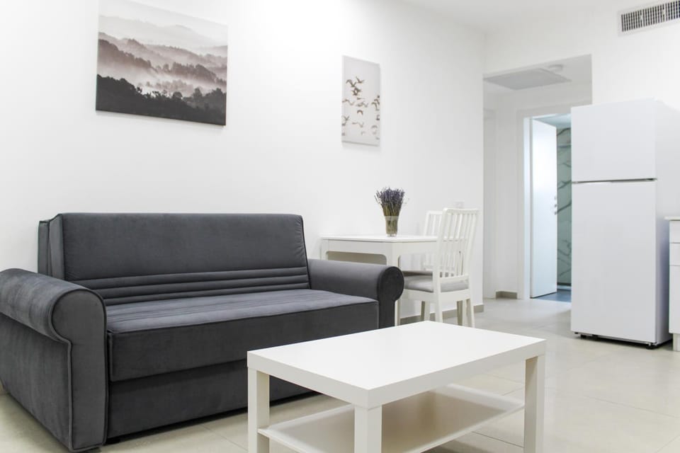 Living room, Seating area, Dining area, minibar, air conditioner