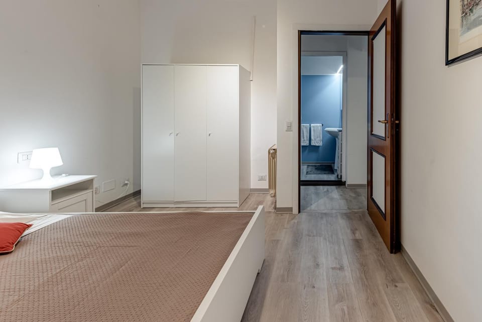 Bed, Photo of the whole room, Bedroom, wardrobe