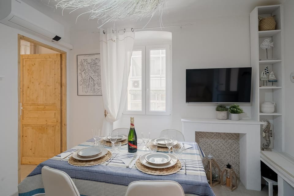 TV and multimedia, Dining area