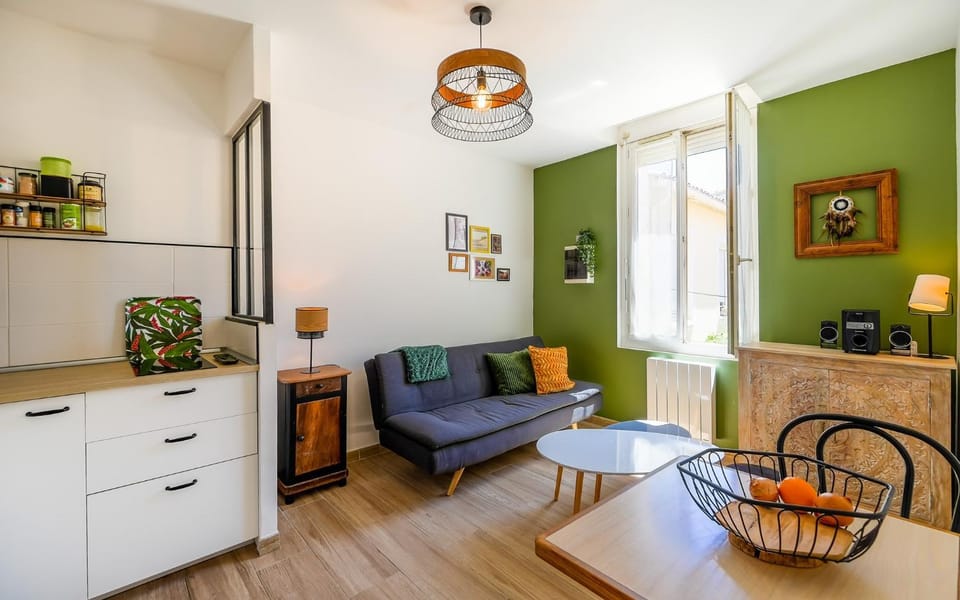 Living room, Dining area