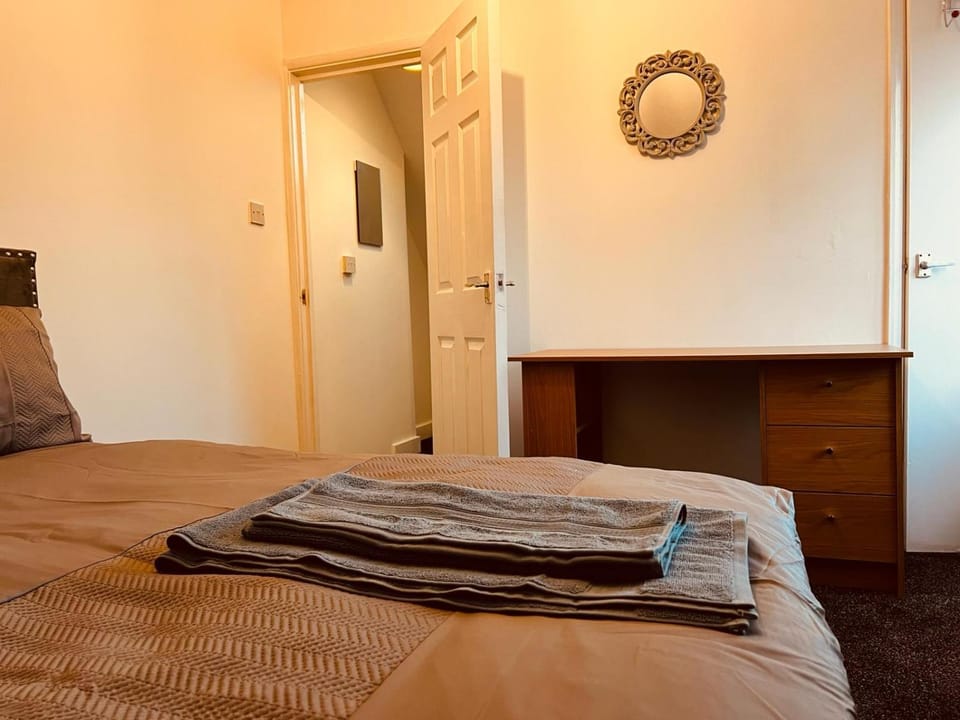 Bed, Bedroom