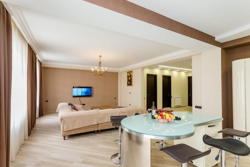 TV and multimedia, Dining area