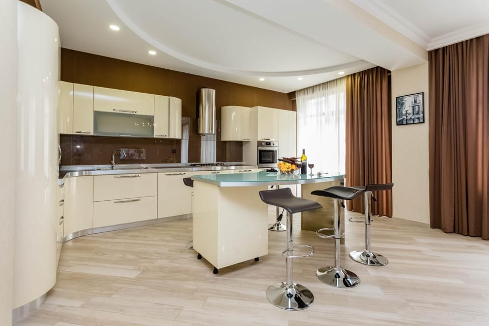 Kitchen or kitchenette, dishwasher