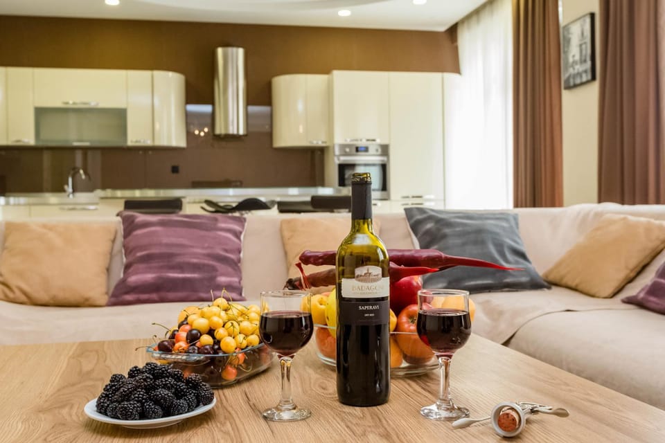 Kitchen or kitchenette, Food and drinks