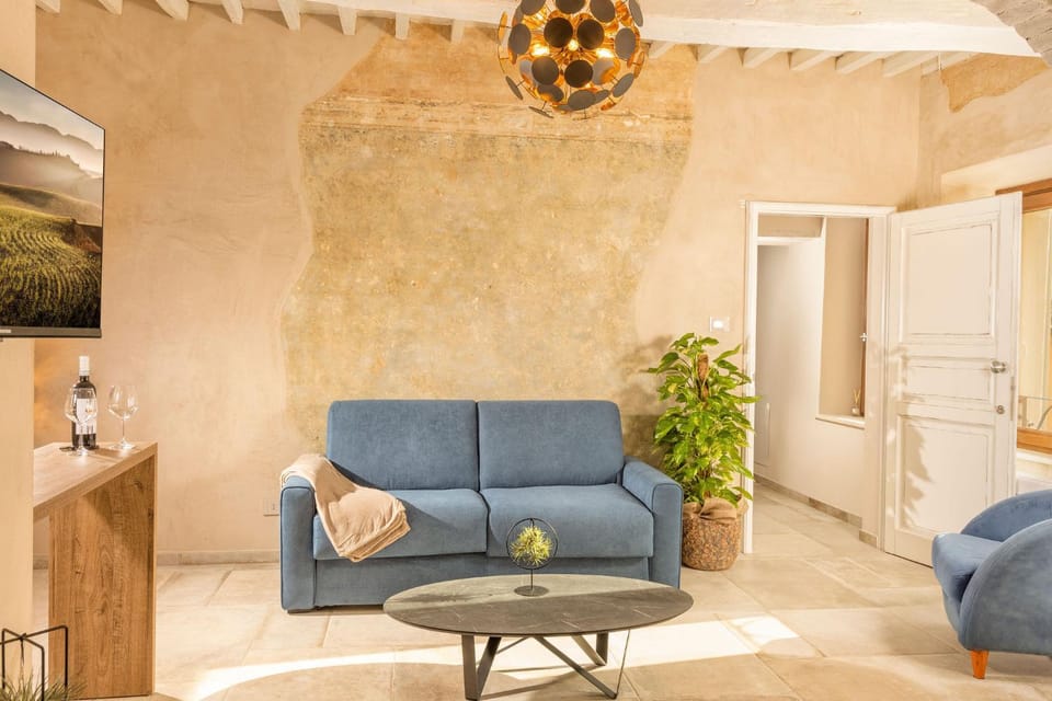 TV and multimedia, Living room, Seating area, air conditioner