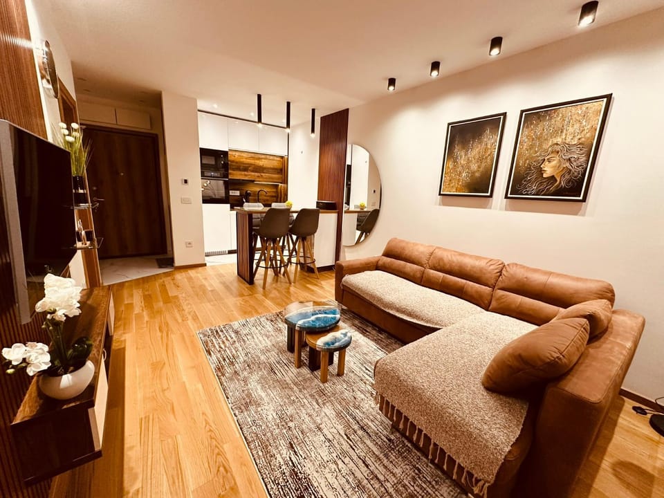 TV and multimedia, Living room, Seating area, kitchen