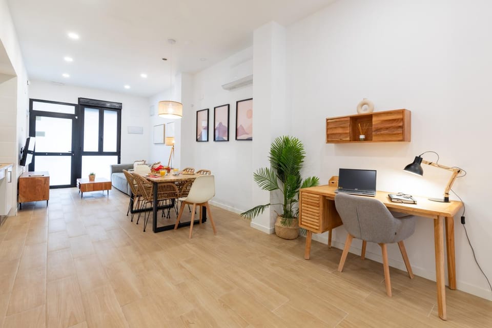 Living room, Photo of the whole room, Seating area