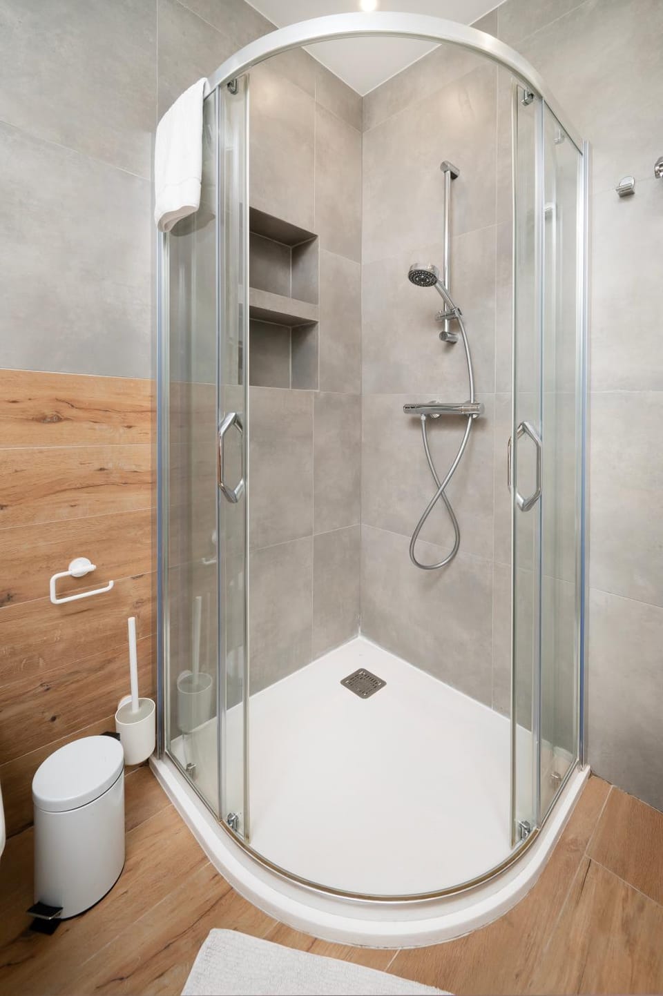 Shower, Bathroom, towels