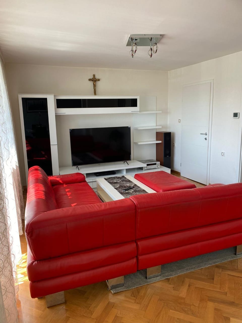 Communal lounge/ TV room, TV and multimedia, Living room, Seating area
