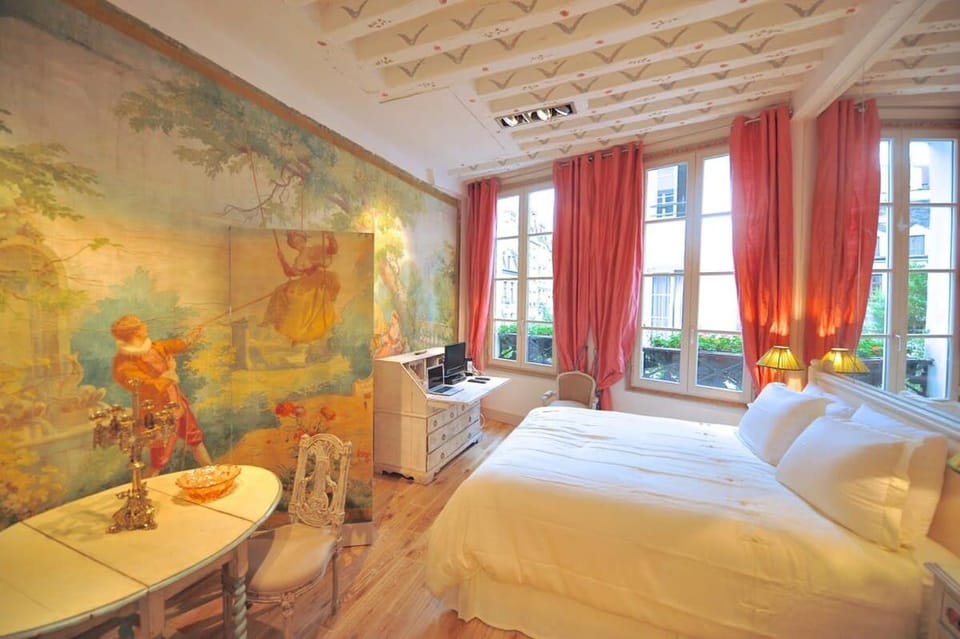 Bed, Living room, Photo of the whole room, Seating area, Bedroom