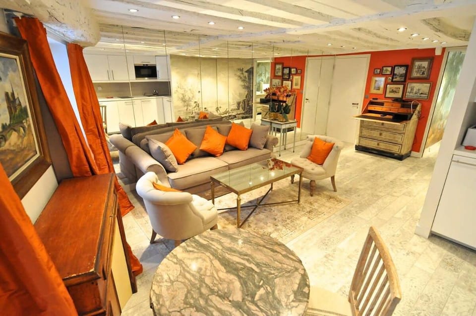 Living room, Seating area