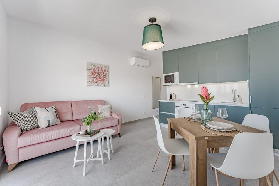 Kitchen or kitchenette, Living room