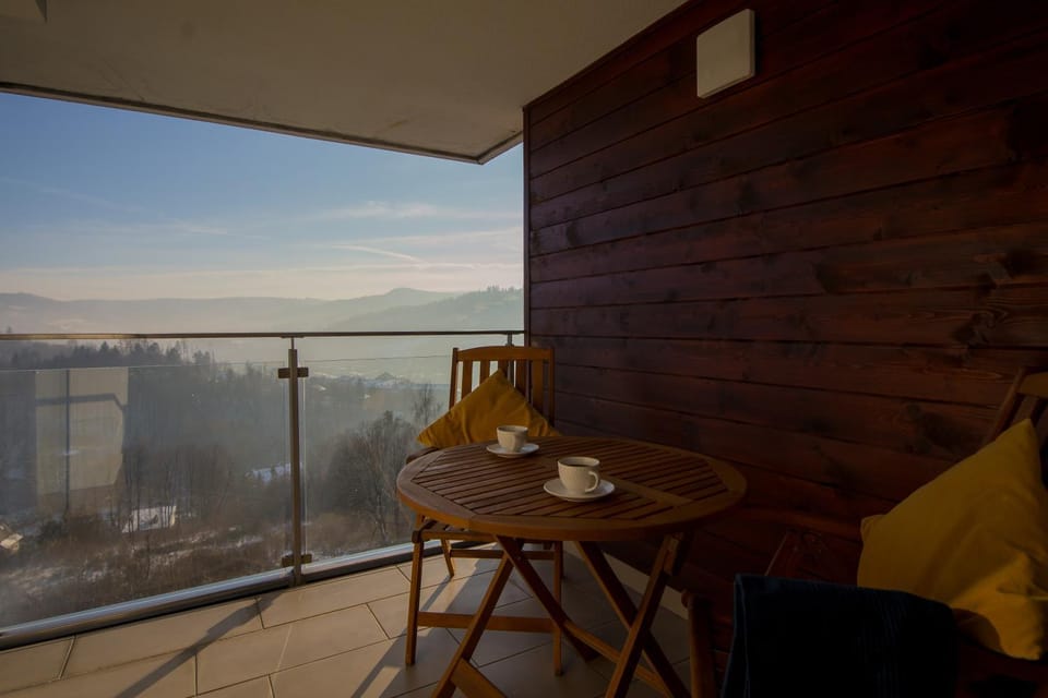 Balcony/Terrace, Mountain view