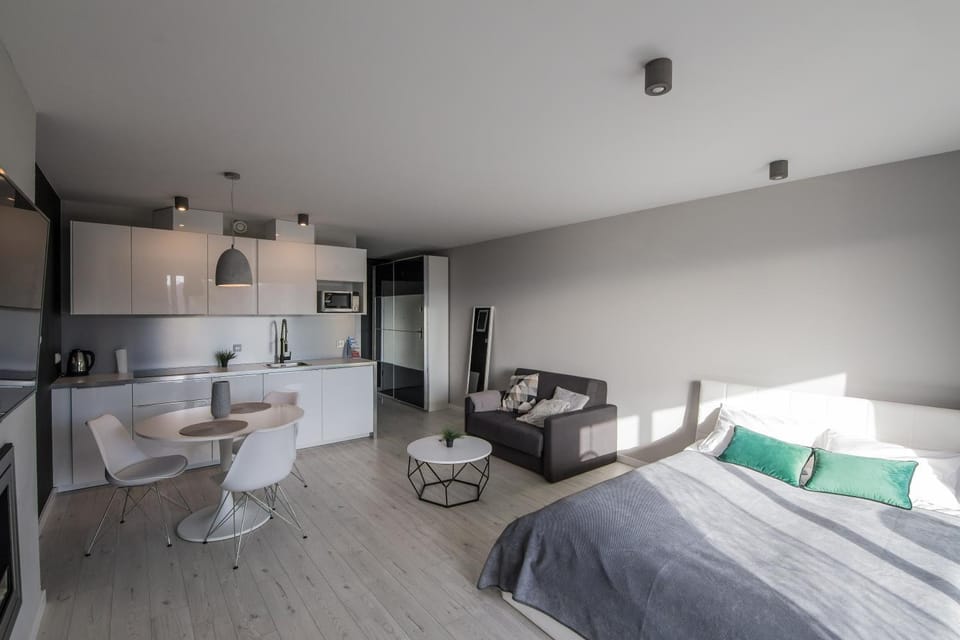 Bed, Seating area, Bedroom