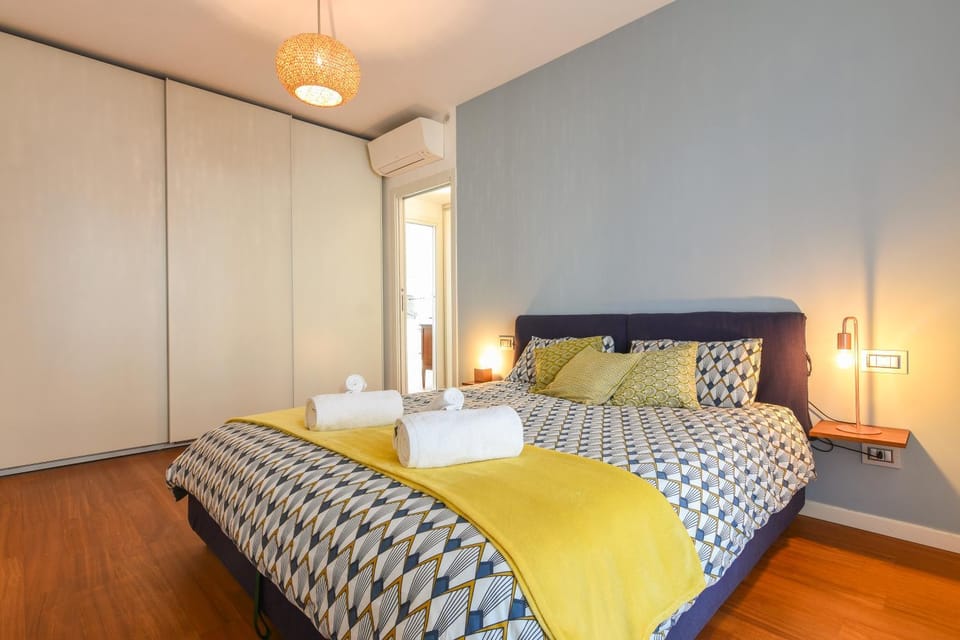 Bed, Photo of the whole room, Bedroom, towels, wardrobe