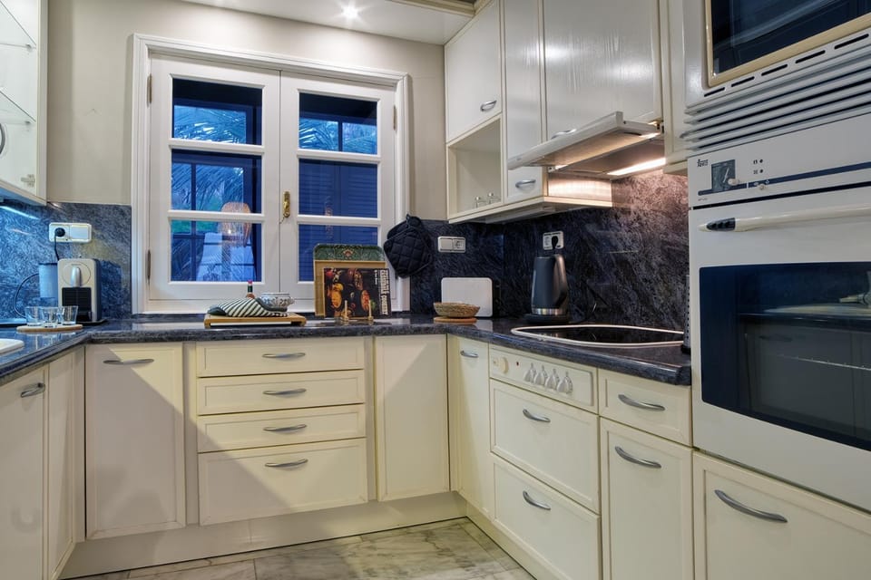 Coffee/tea facilities, Kitchen or kitchenette, dishwasher, minibar, pet friendly, stove, toaster