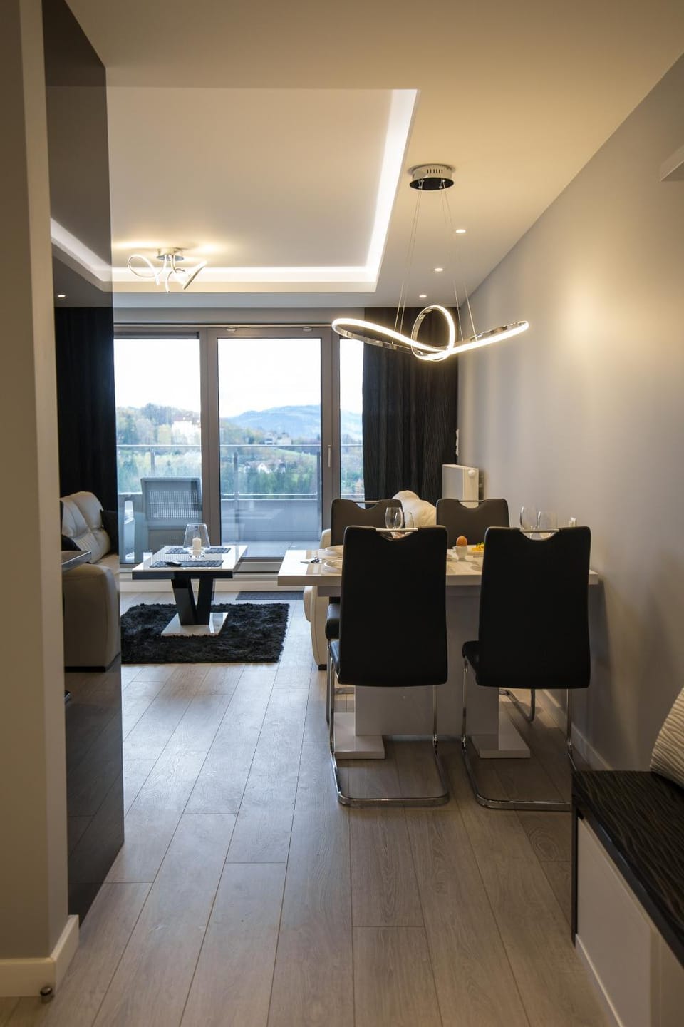 TV and multimedia, Living room, Photo of the whole room, Seating area