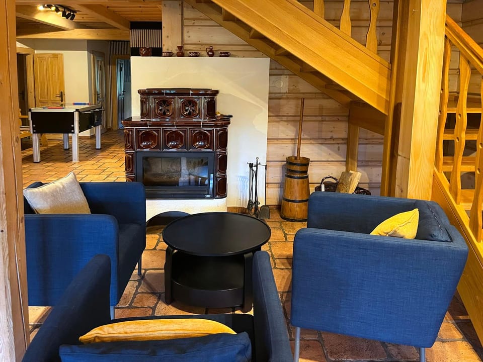 Communal lounge/ TV room