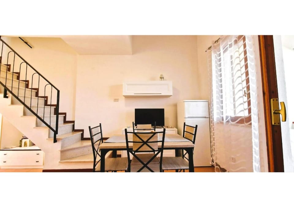 TV and multimedia, Living room, Dining area