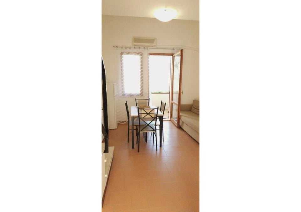 Living room, Seating area, air conditioner