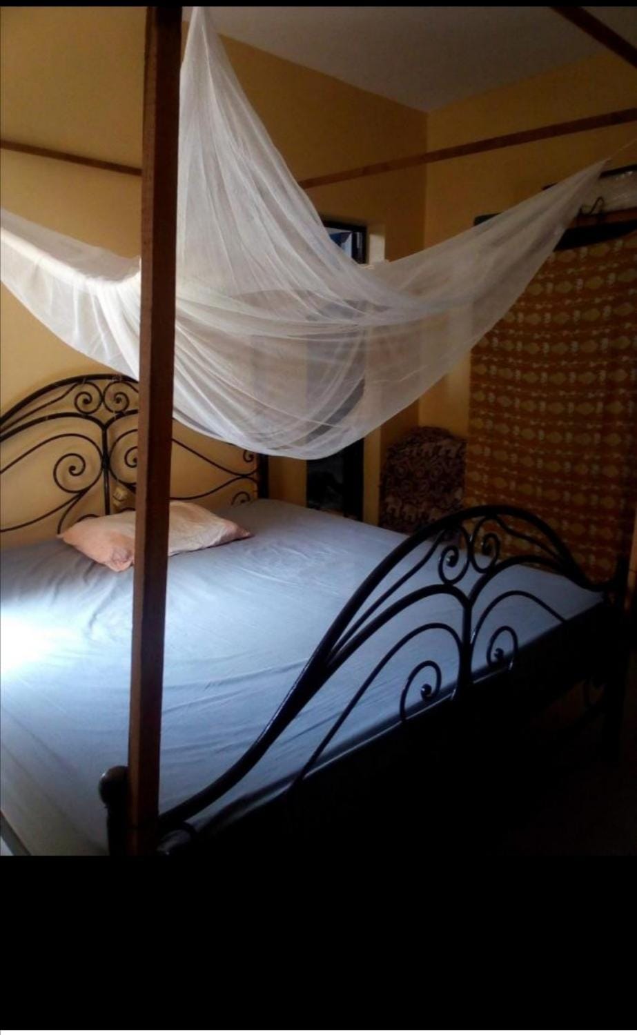 Maison Manour, suite, salon, bain privée Bed and Breakfast in Mbour