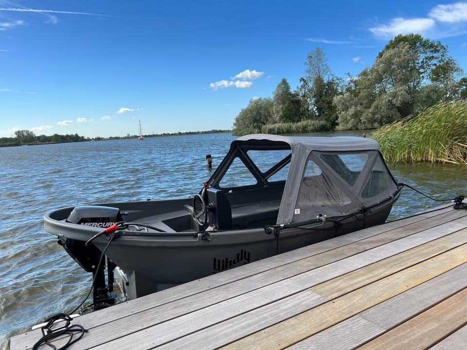 View (from property/room), View (from property/room), Lake view, Lake view, Area and facilities, Sports