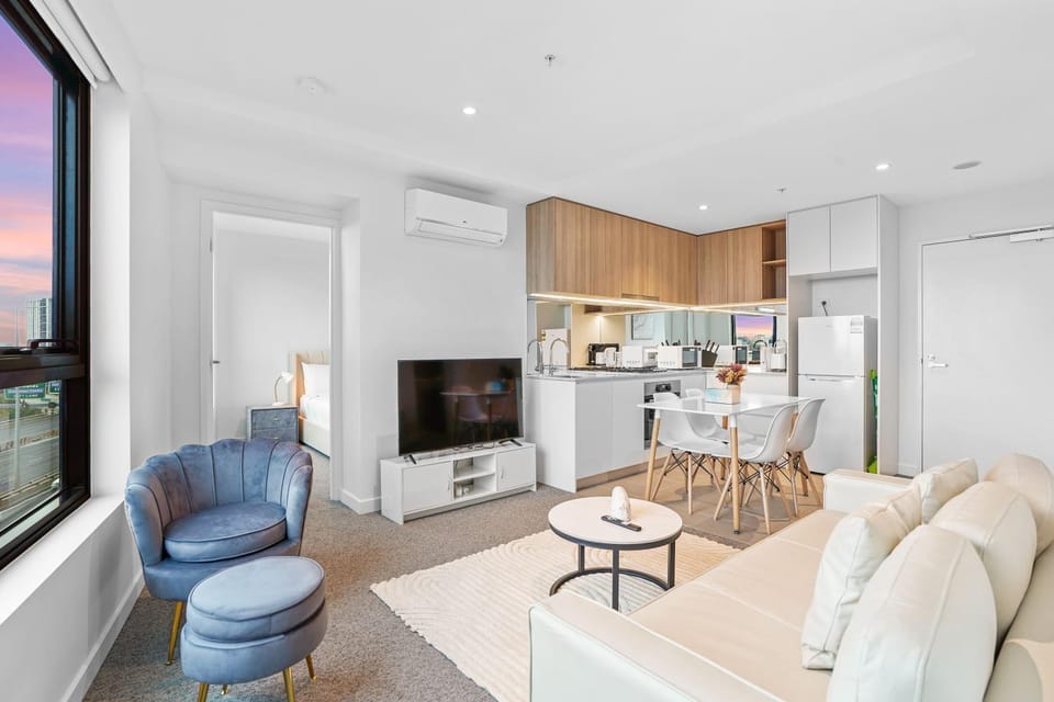Communal lounge/ TV room, TV and multimedia, Kitchen or kitchenette, Living room