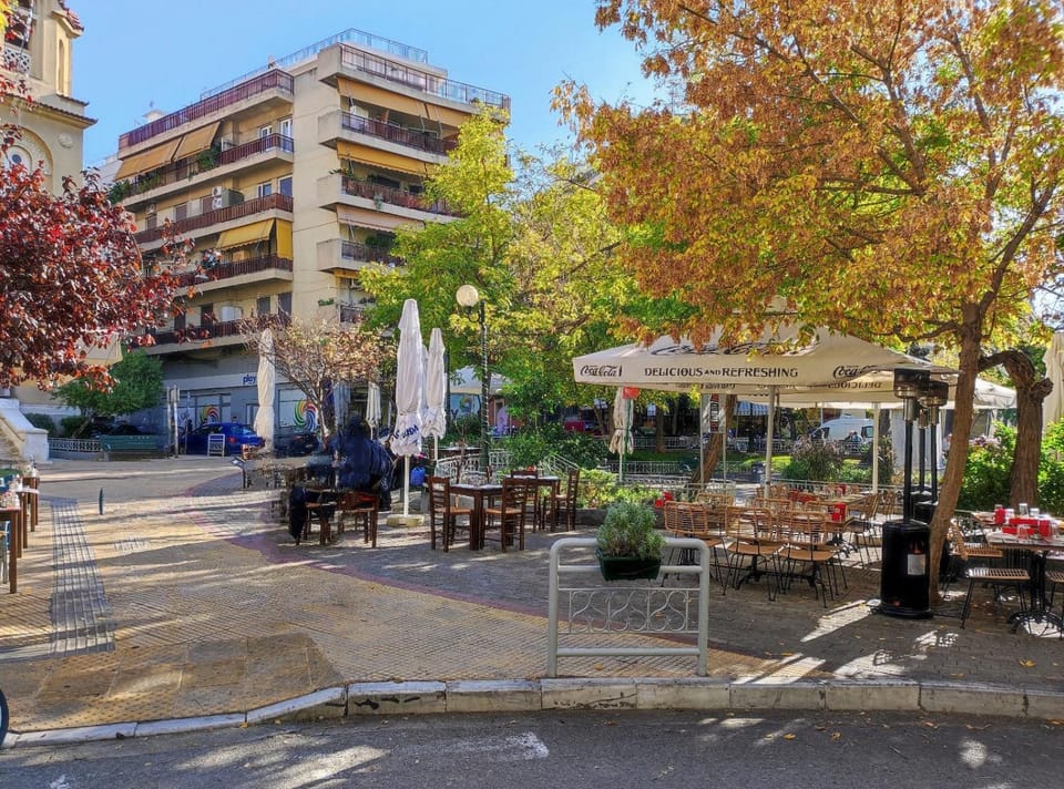 Restaurant/places to eat, City view, Street view