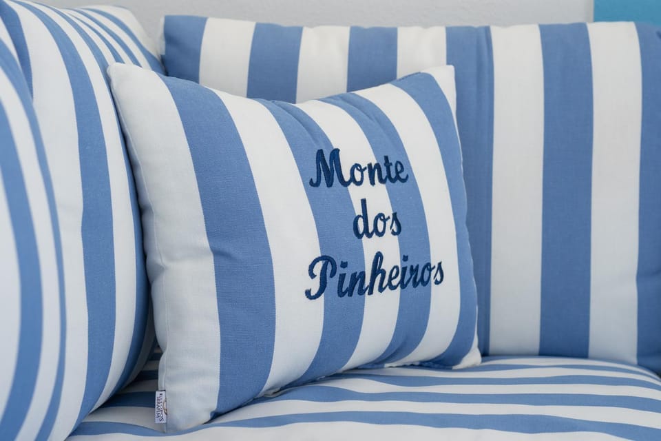 Monte dos Pinheiros House in Faro District