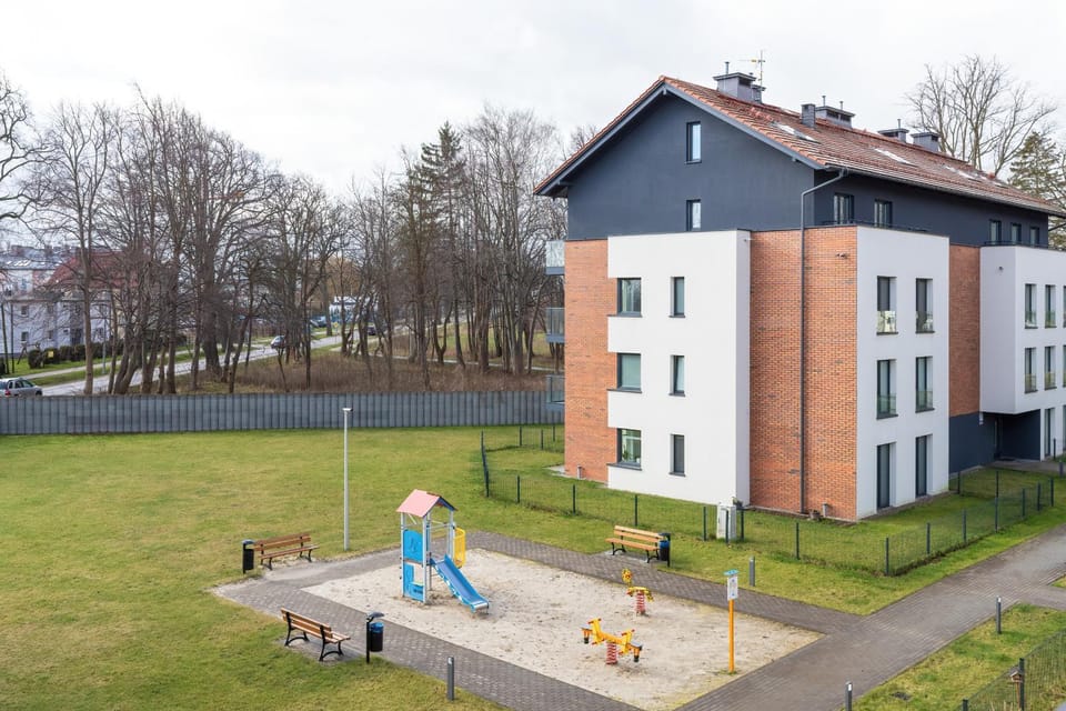 Property building, Facade/entrance, Off site