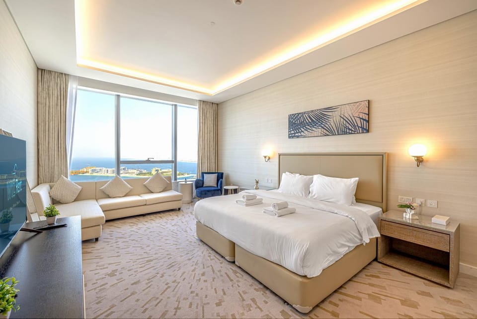 Bird's eye view, TV and multimedia, View (from property/room), View (from property/room), Living room, Bedroom, Landmark view, Pool view, Sea view, air conditioner
