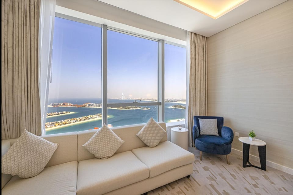 Bird's eye view, View (from property/room), Landmark view, Pool view, Sea view