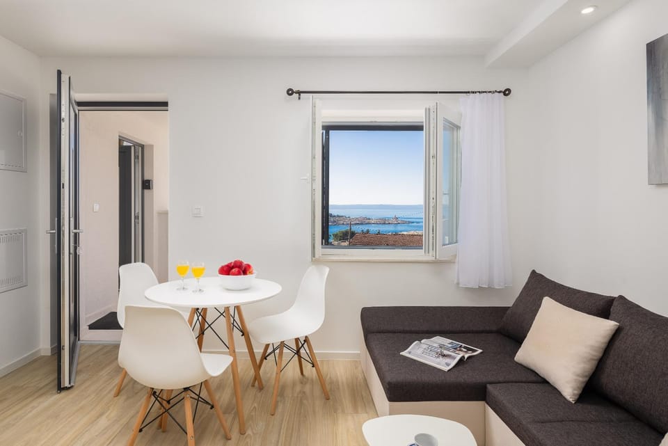 Apartments Juranović II Apartment in Makarska