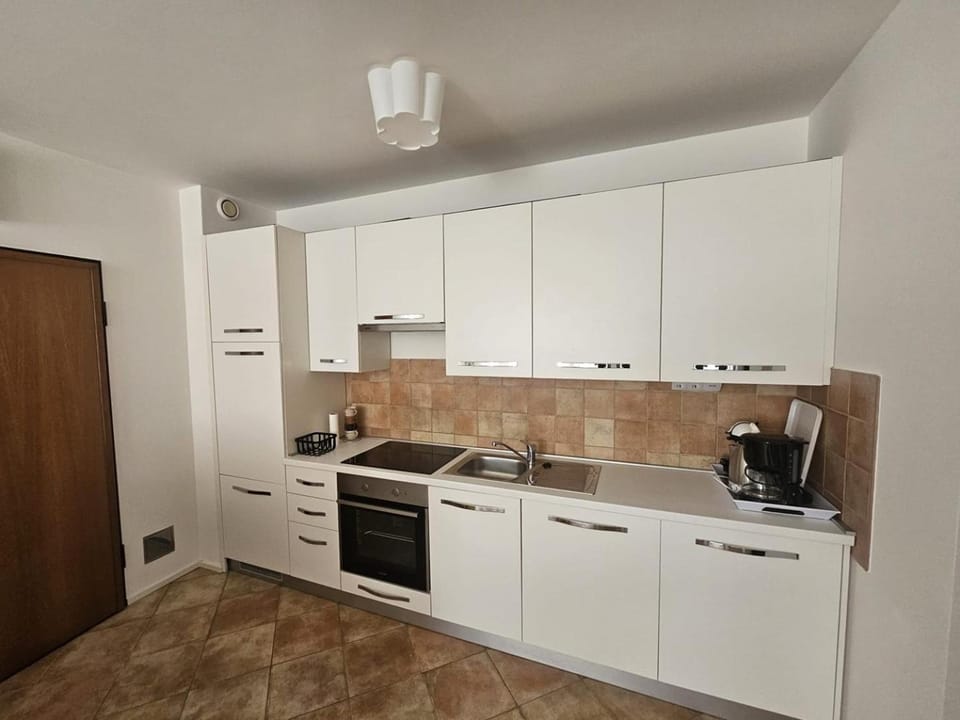 Apartment Kastanija with Balcony and Sea View Apartment in Novigrad