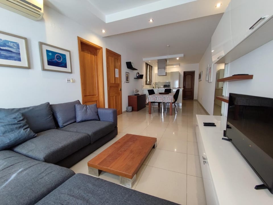 Living room, Seating area, air conditioner