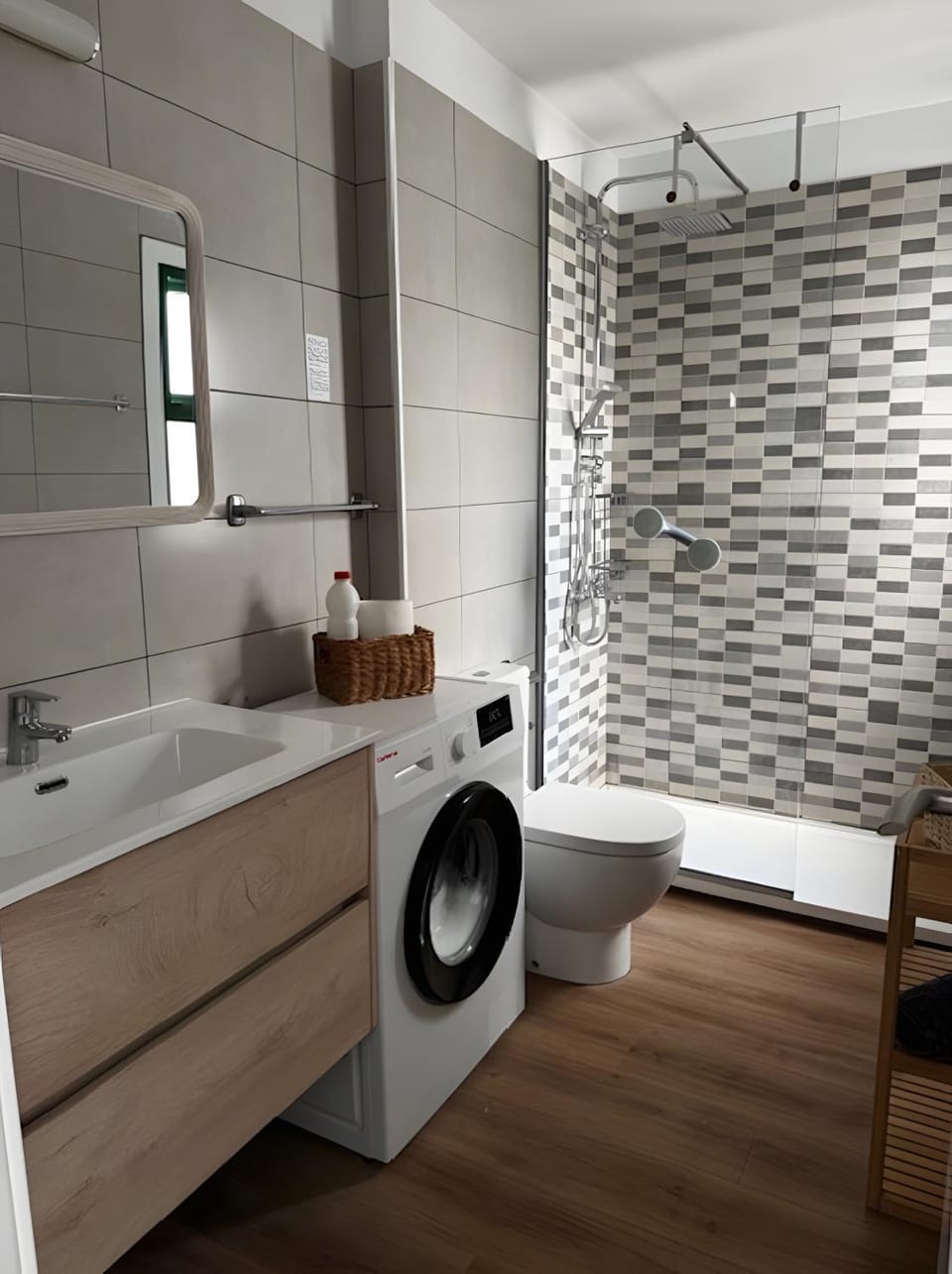 Bathroom, Living room