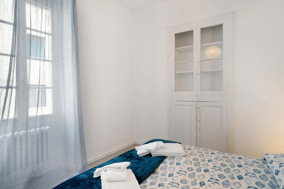 Living room, Bedroom