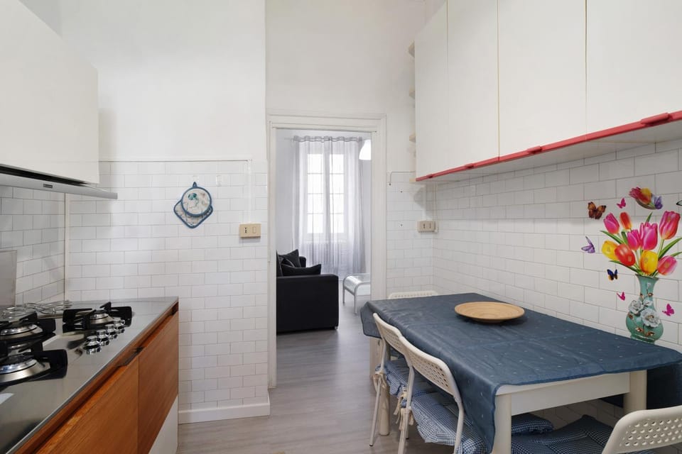 Property building, Kitchen or kitchenette, Living room